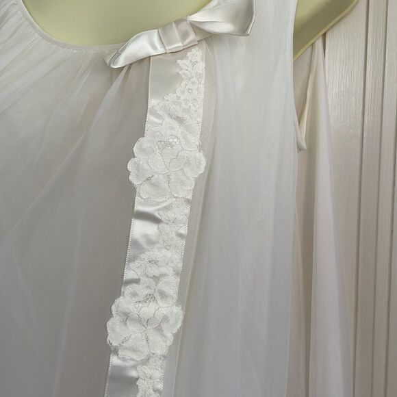 Gorgeous Vtg 50s/60s Shadowline white nightgown & robe set - Picture 5 of 12